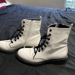 Ladies boots size 7
